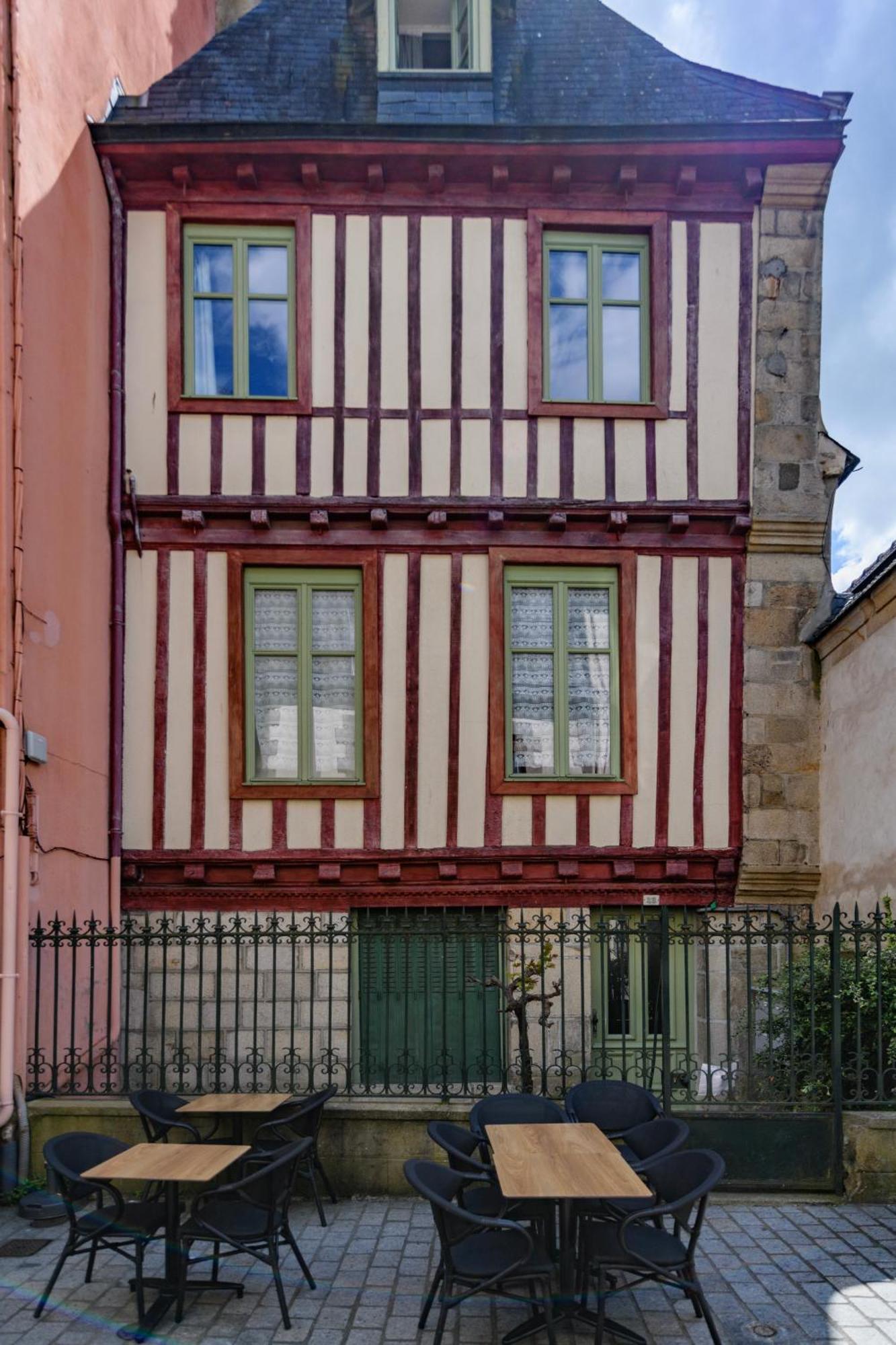 Appartement T2 - Vue Imprenable Sur La Cathedrale Quimper Exterior photo